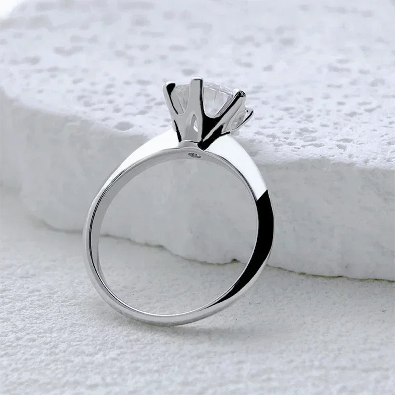 Moiss Round Silver