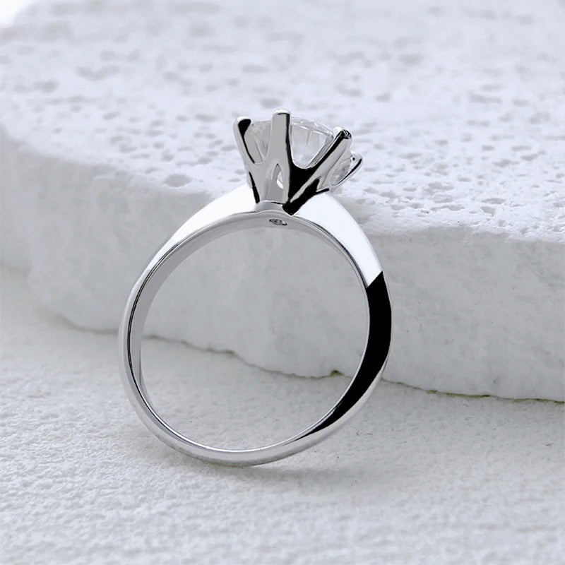 Moiss Round Silver