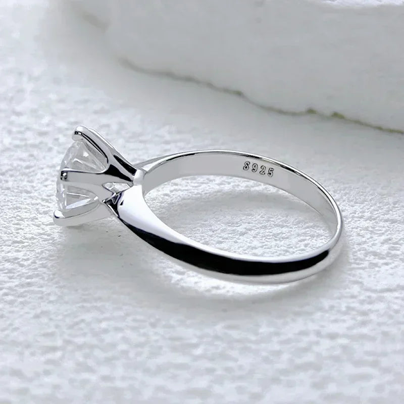 Moiss Round Silver
