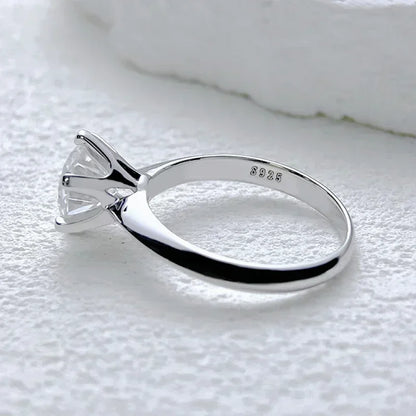 Moiss Round Silver